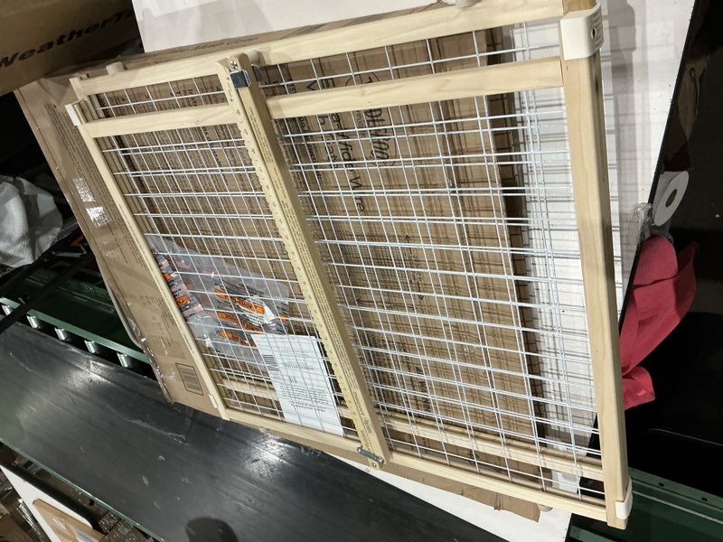 Condition photo showing Good Condition for wide wire mesh pet gate-color:white