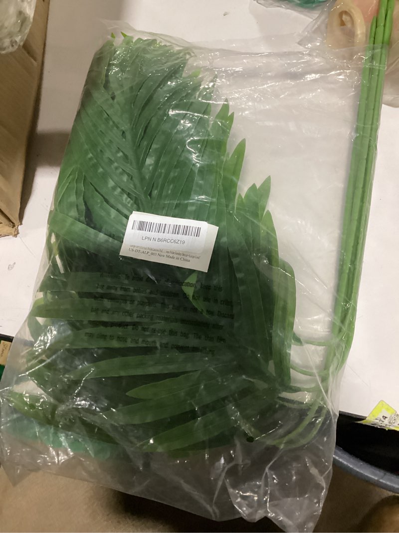Condition photo showing New/Like New for Large Artificial Palm Leaves Palm Fronds Tropical Leaves Areca Palm Branches Palm Leaves with Stem Palm Tree Leaves Faux Palm Leaves for Floral Arrangement Fake Leaves Palm Sunday Decor-Large Leaf 6 Pcs