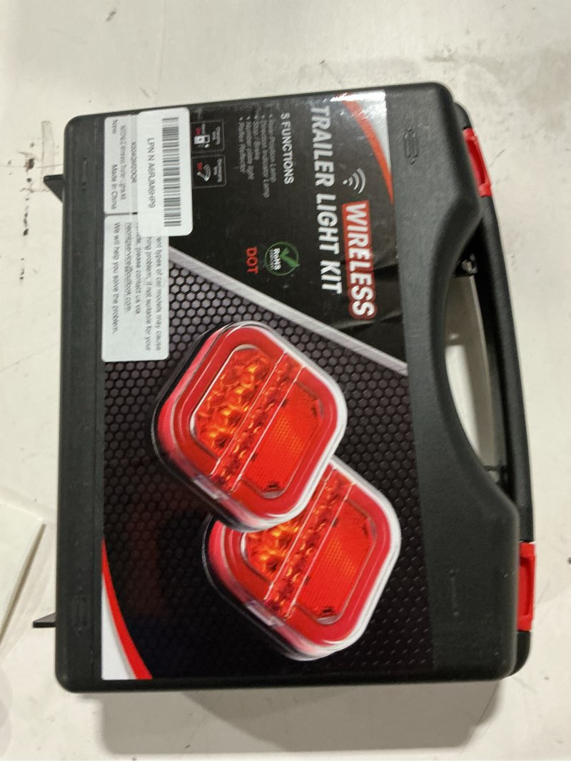 Condition photo showing Good Condition for Wireless Trailer Lights Magnetic, USB-C Rechargeable LED Tail Light Kit for Tow Trailer, Portable Turn Signals Taillight for Brake Running Stop Towing Camper Boat RV Caravan, IP67 Waterproof red