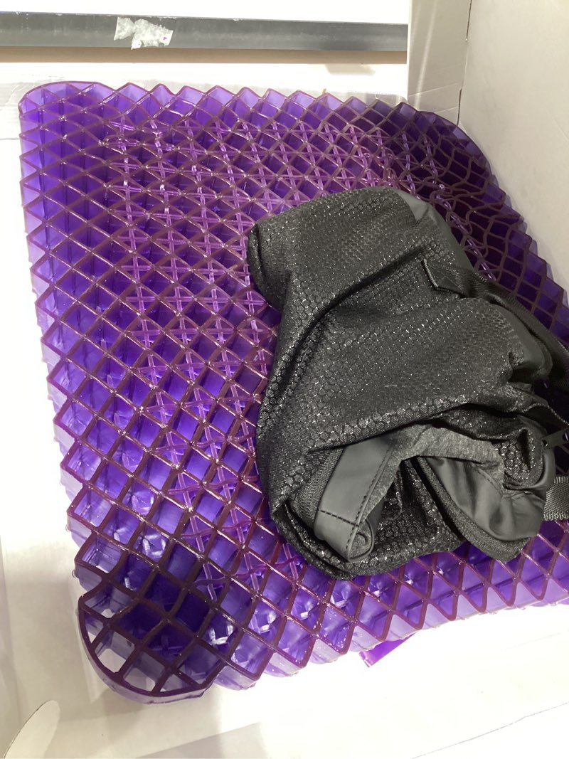 Condition photo showing Good Condition for purple royal seat cushion - seat cushion for the car or office chair - temperature neutral grid