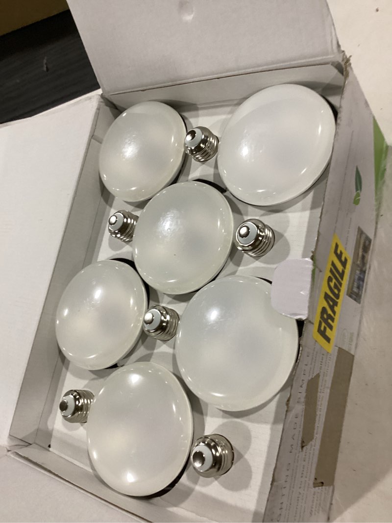 Condition photo showing New/Like New for 12 pack of sigalux led bulbs 65w