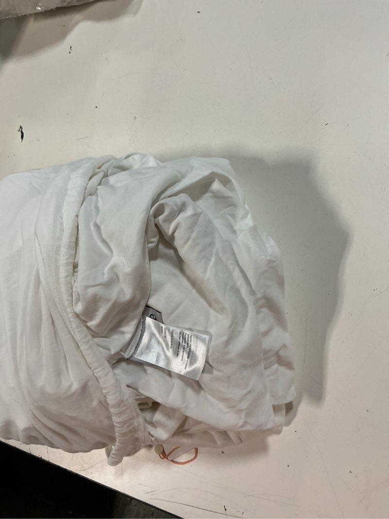 Condition photo showing New/Like New for quince organic brushed cotton duvet cover set white, queen