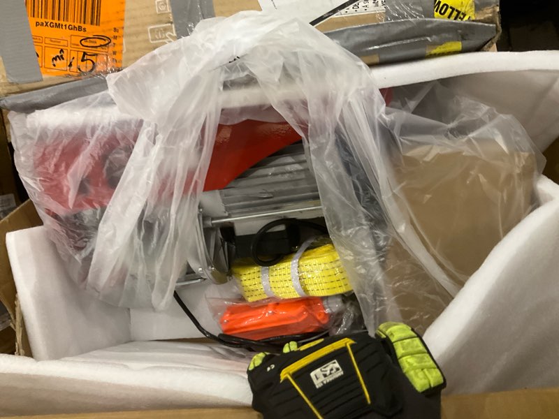 Condition photo showing As Is for Eletric hoist