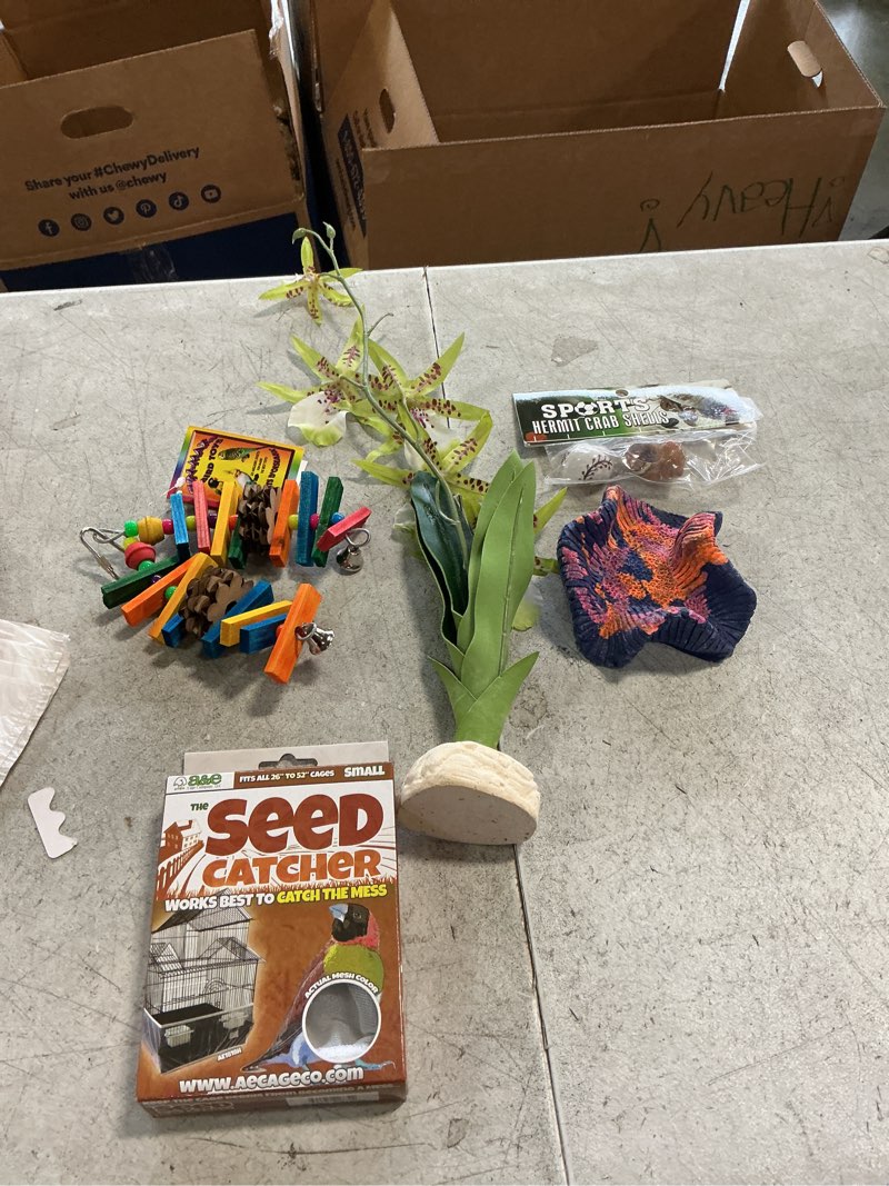 Condition photo showing New/Like New for Assortment of small pet items, miscellaneous small,variety of items multiple pieces,5 pieces total