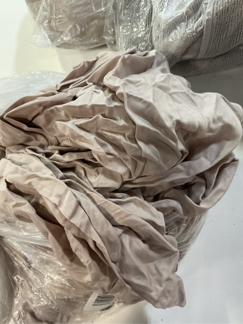 Condition photo showing Good Condition for bamboo sheet set, king, soft blush