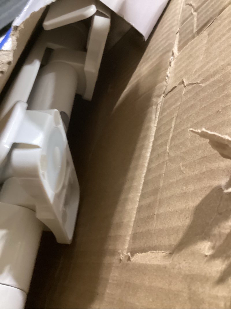 Condition photo showing Good Condition for KOHLER 20111-0 Brevia, Slow Close Toilet Seat, Round Toilet Seat, Grip-Tight Bumpers Quick-Attach Hardware, White White Round Quiet-Close