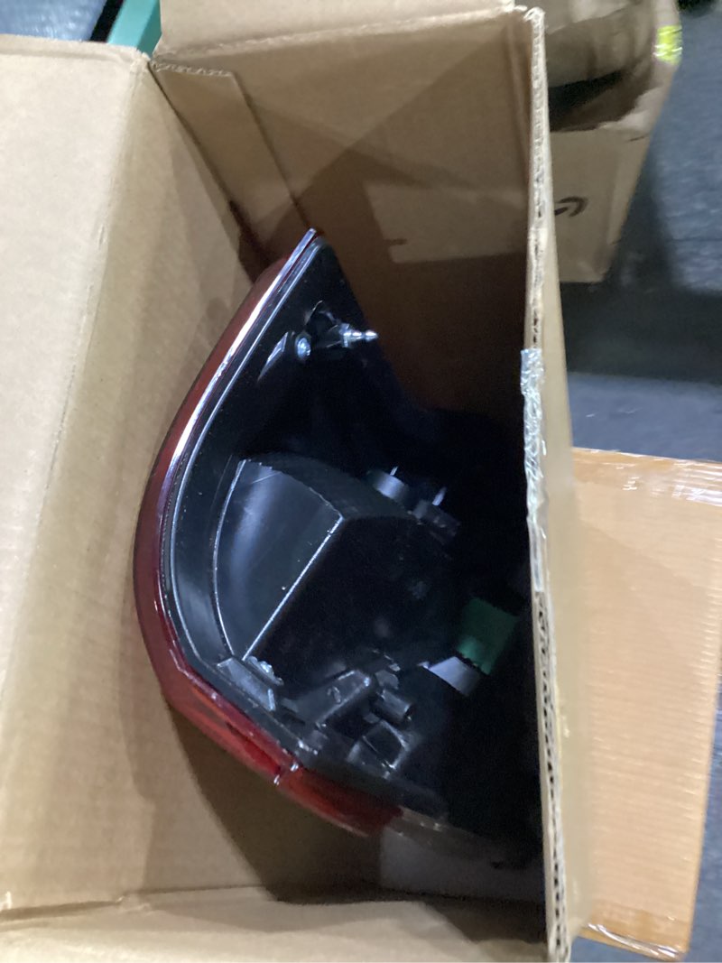 Condition photo showing As Is for right passenger side rear tail light assembly compatible with 2017-2019 ford f-250 f-350 super duty tail light rear brake lamps replacement taillights (w/o blind spot) (w/o led) halogen type without blind spot right passenger side