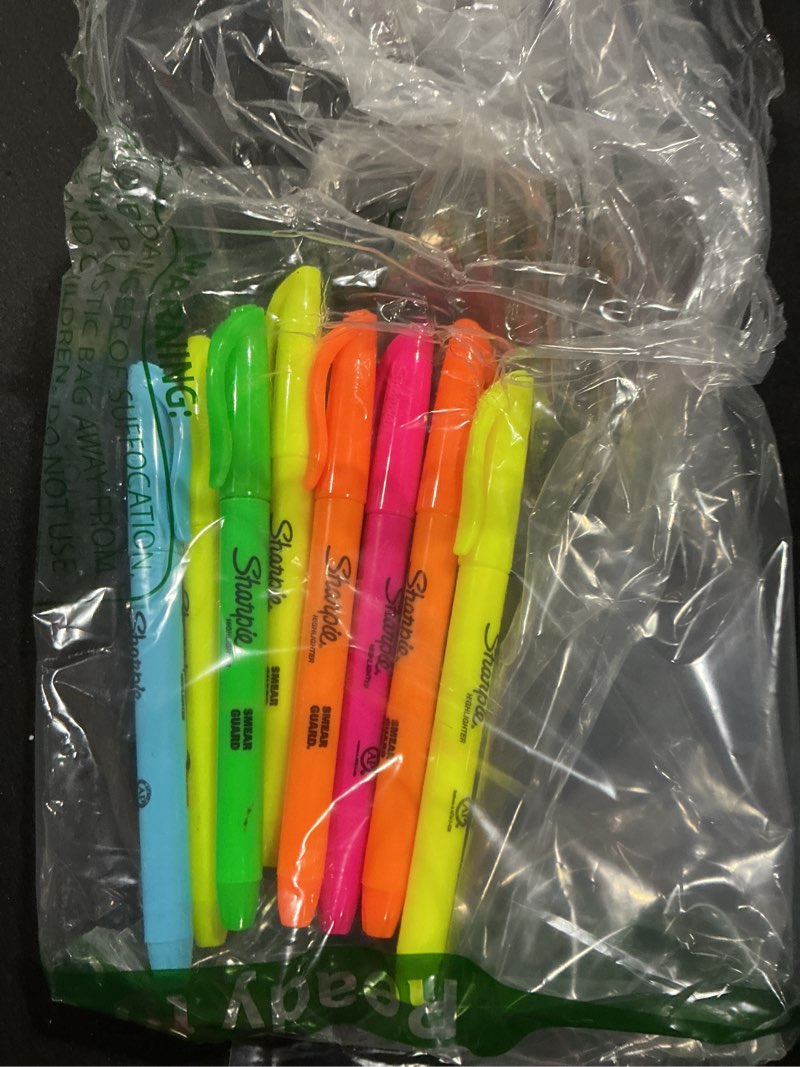 Condition photo showing Good Condition for Sharpie Pocket Highlighters, Chisel Tip, Assorted Colors, 24 Count - Back to School, Office, Teacher