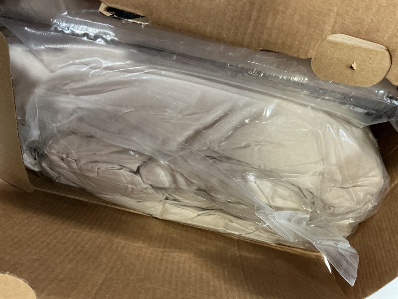 Condition photo showing New/Like New for bedsure queen comforter set beige - bed in a bag queen size bedding 7 pieces, gentlesoft™ pintuck bed set gift for family, pinch pleat all season comforter with sheets, pillowcases & shams queen 02 - beige