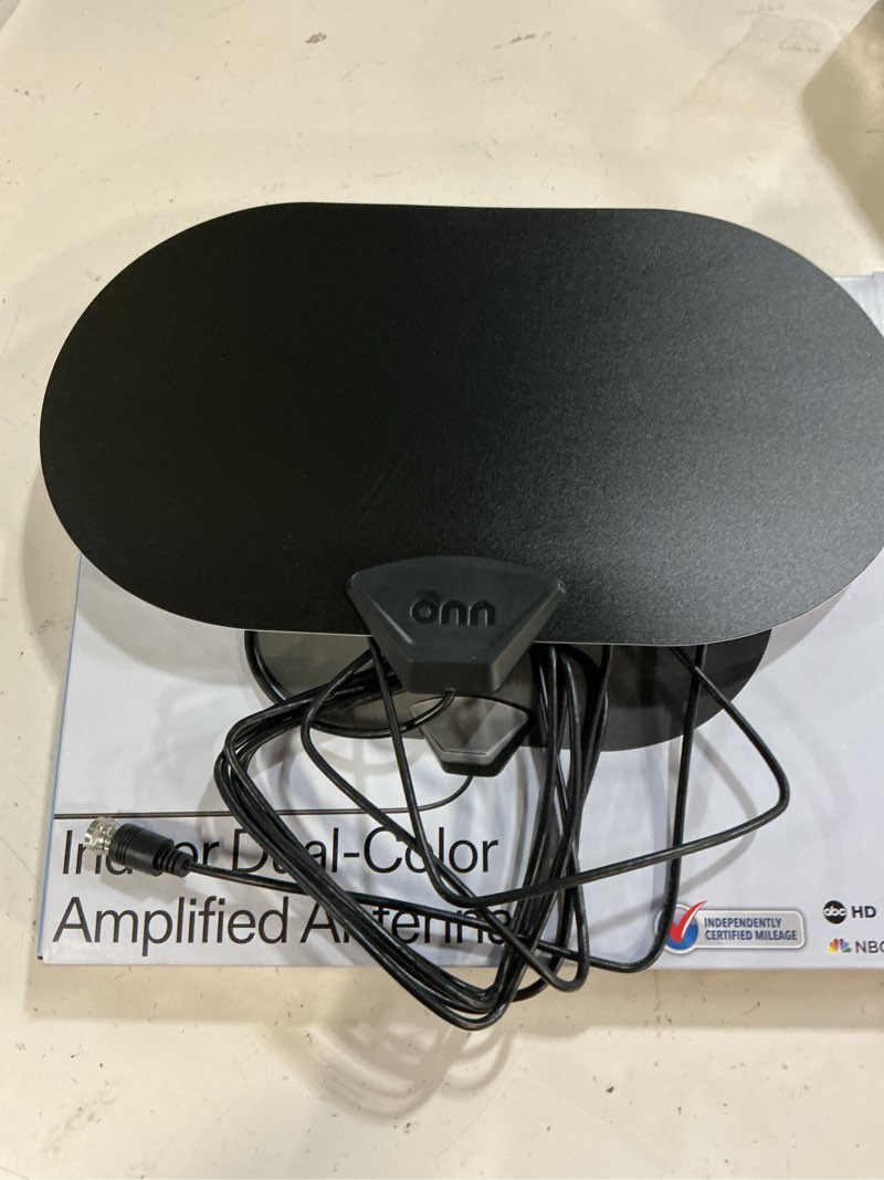 Condition photo showing Good Condition for onn indoor dual-color amplified antenna, 50 mile range