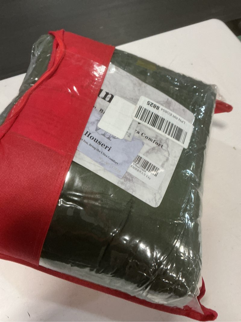 Condition photo showing Good Condition for Houseri Velvet Olive Green Duvet Covet King Fluffy Army Green Bedding Flannel Duvet Cover King Size Dark Green Micromink Sherpa Comforter Cover King Warm Blackish Green Fuzzy Duvet Cover King Size King (90 in x 104 in-duvet cover) Olive Green Velvet