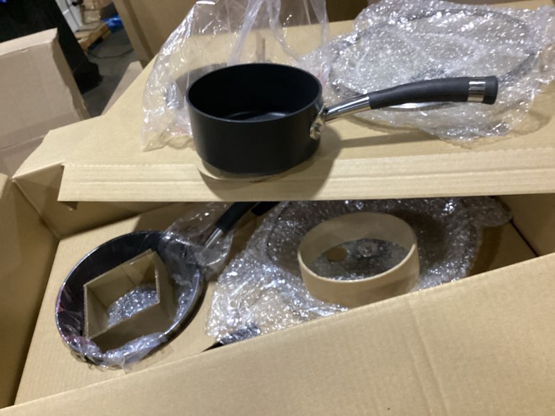 Condition photo showing Good Condition for circulon acclaim hard-anodized nonstick 13-piece cookware set