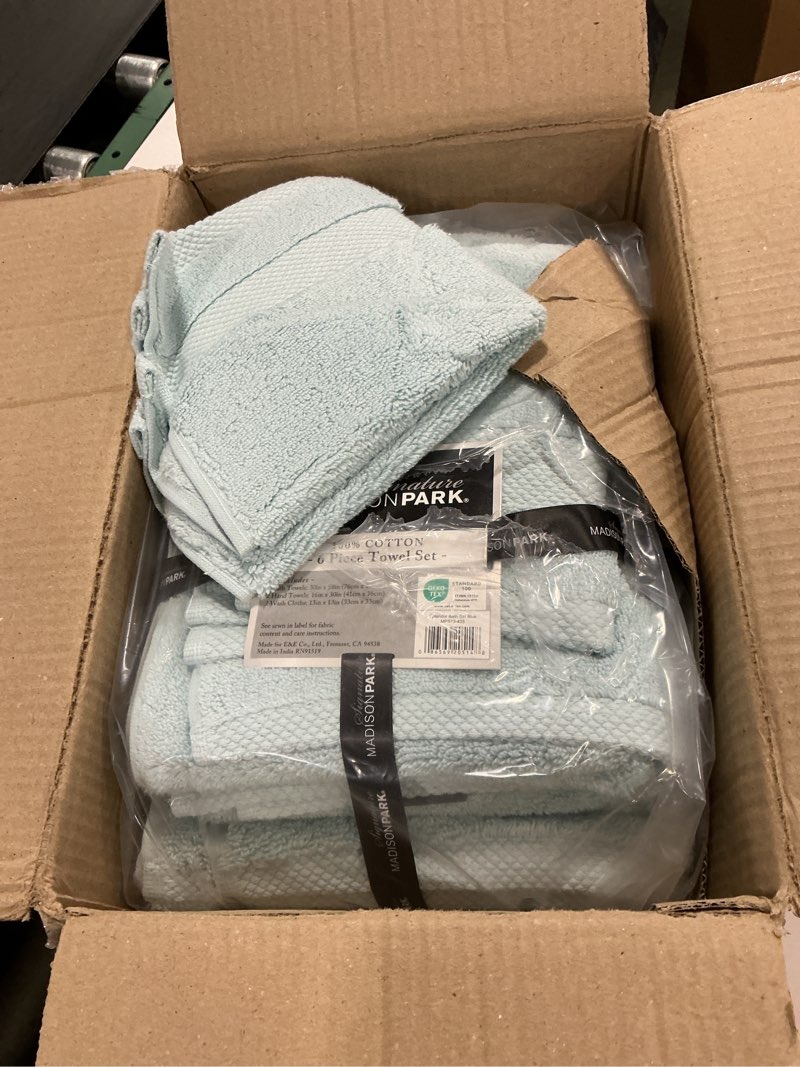 Condition photo showing Good Condition for 6pc Splendor Cotton Bath Towel Set Blue - Madison Park: Luxury Plush, Heavyweight 550-800 GSM, OEKO-TEX Certified