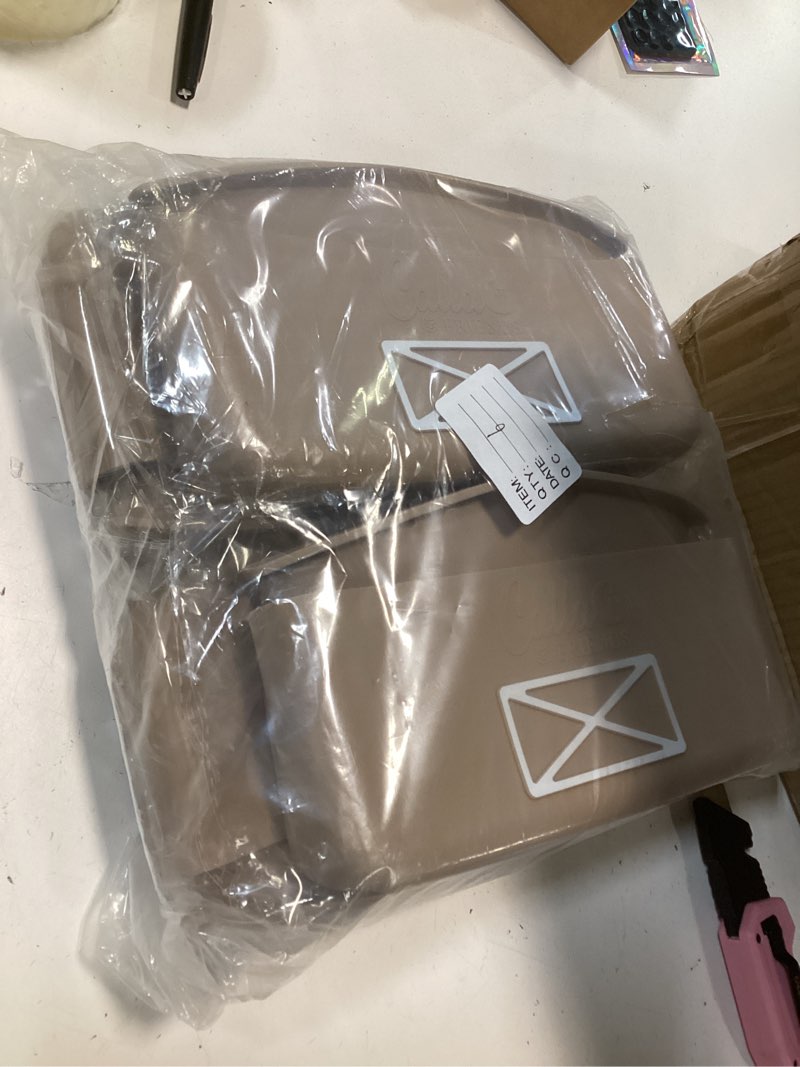 Condition photo showing New/Like New for Calla & Friends Farm Suction Play Set (set of 6)