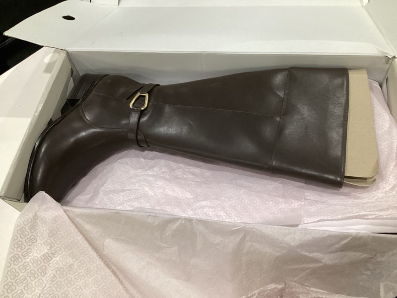 Condition photo showing As Is for Bandolino womens Dennie 7 Dark Brown 200