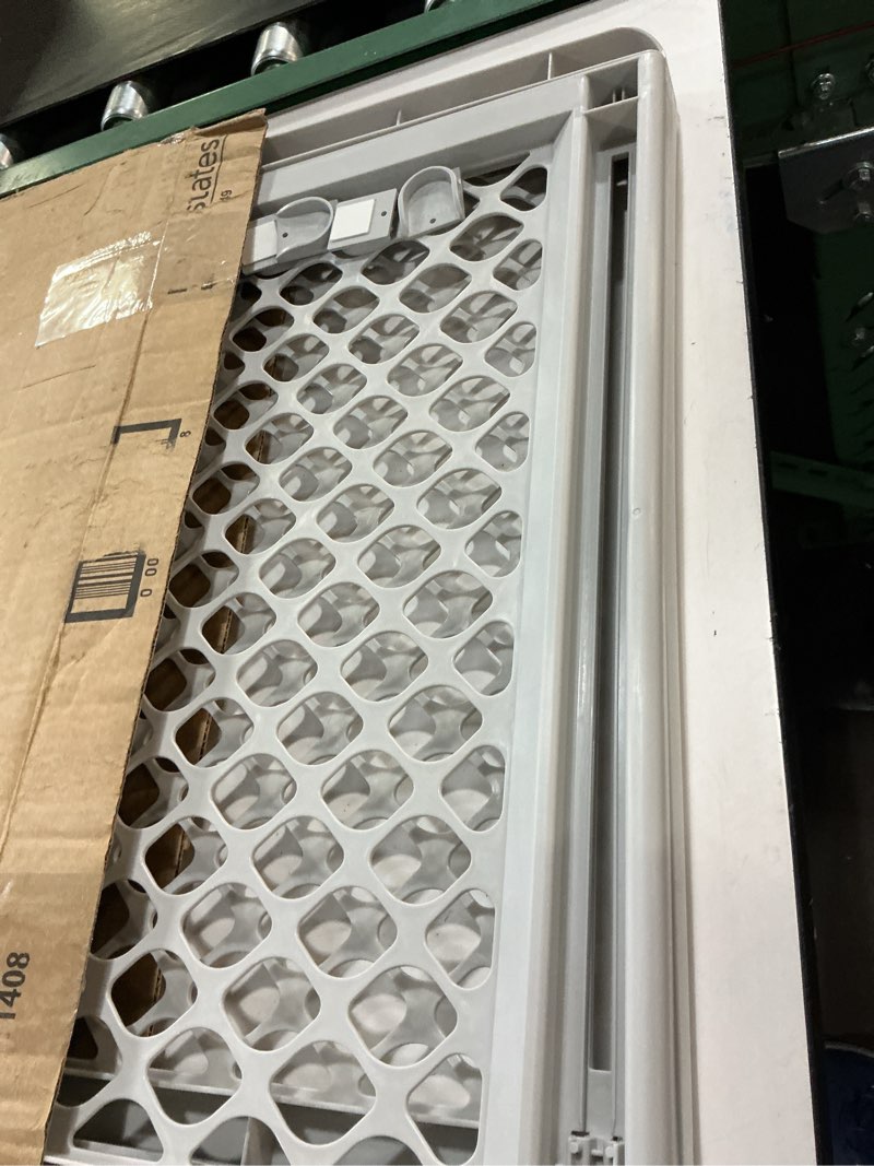 Condition photo showing Good Condition for north states 5-way pet gate, model# 8619