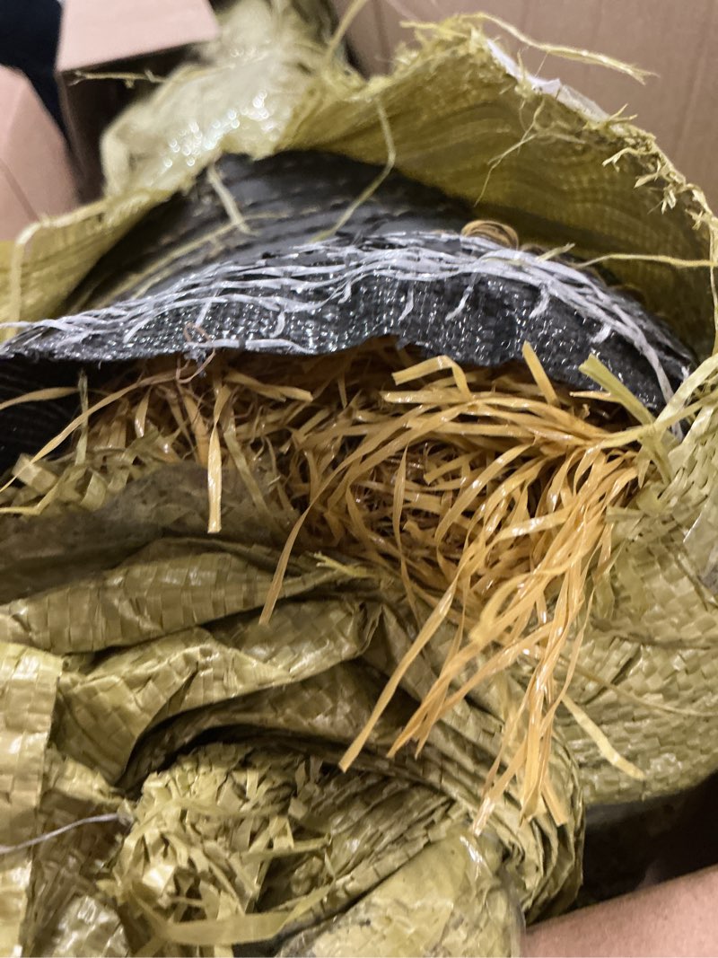 Condition photo showing Good Condition for Synthetic Thatch Roofing, Waterproof Blind Grass Fake Straw Roll for Tiki Bar Fence & Beach Decor - Yellow 39.4x39.4 in