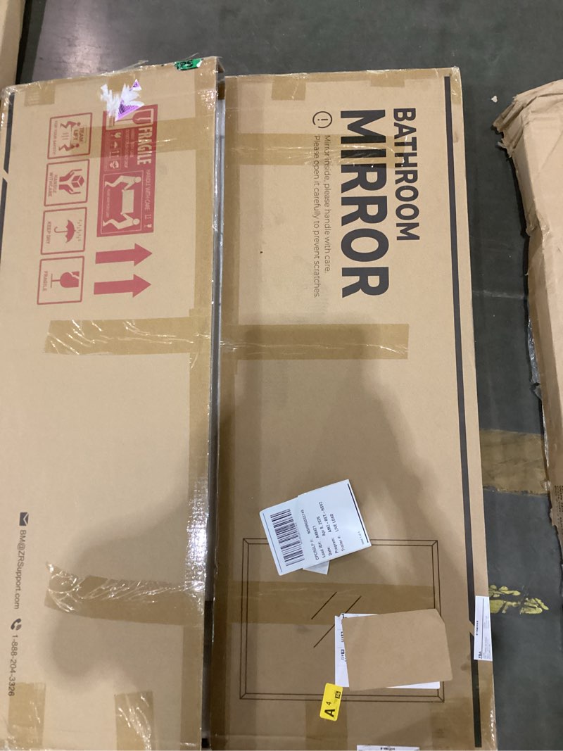 Condition photo showing New/Like New for mirror