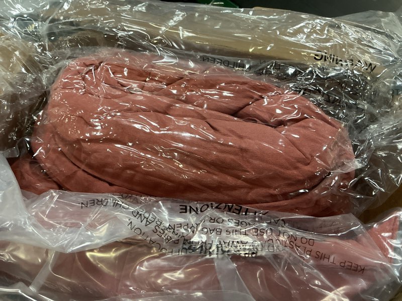 Condition photo showing New/Like New for Bedsure Pink Queen Comforter Set - 4 Pieces Pinch Pleat Bed Set, Down Alternative Bedding Sets for All Season, 1 Comforter, 2 Pillowcases, 1 Decorative Pillow