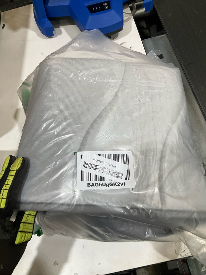 Condition photo showing Good Condition for microcosmos 0.8" thick cooling dog foam pad & summer pet sleeping mat, machine washable, materials safe, portable flat pet bed for dogs.(navy blue, 30" x 19") 30"l x 19"w x 0.8"th navy blue