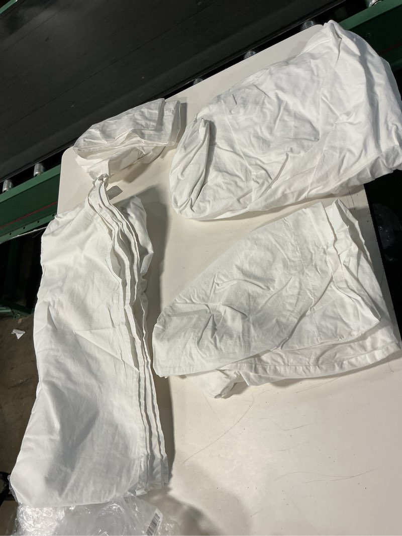 Condition photo showing Good Condition for classic organic percale sheet set, king, white