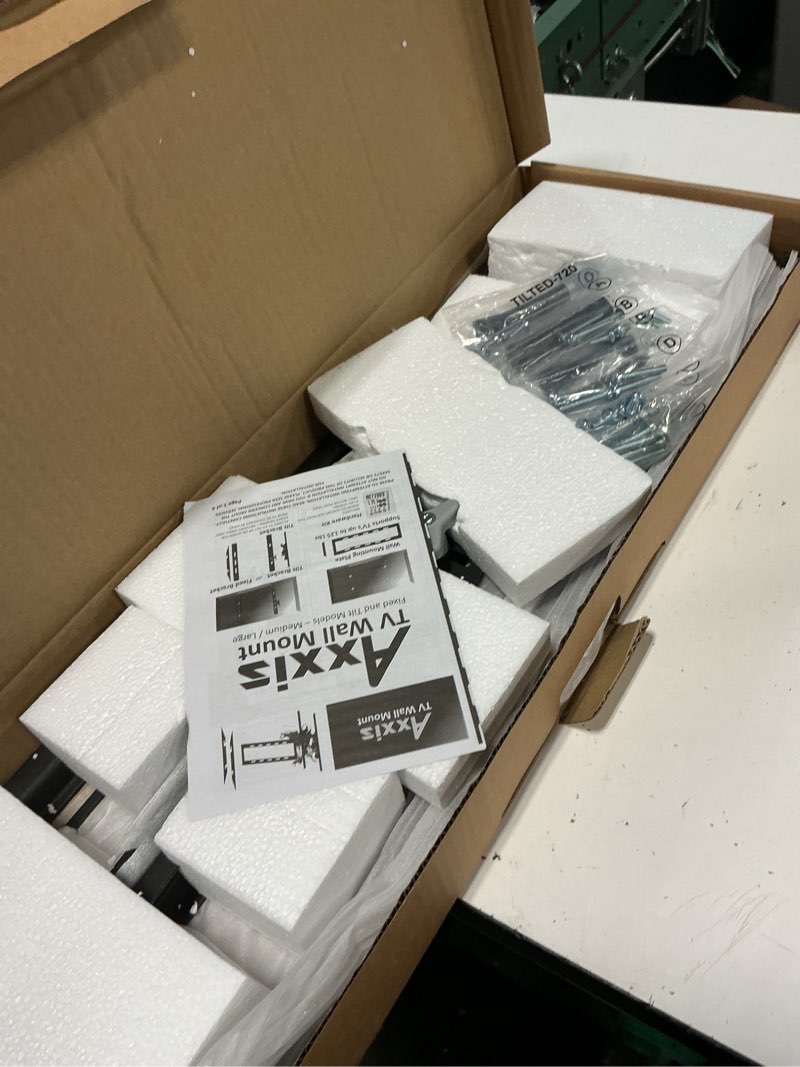 Condition photo showing New/Like New for the indoor/outdoor 7 1/2 foot crosstree (for christmas & easter!)