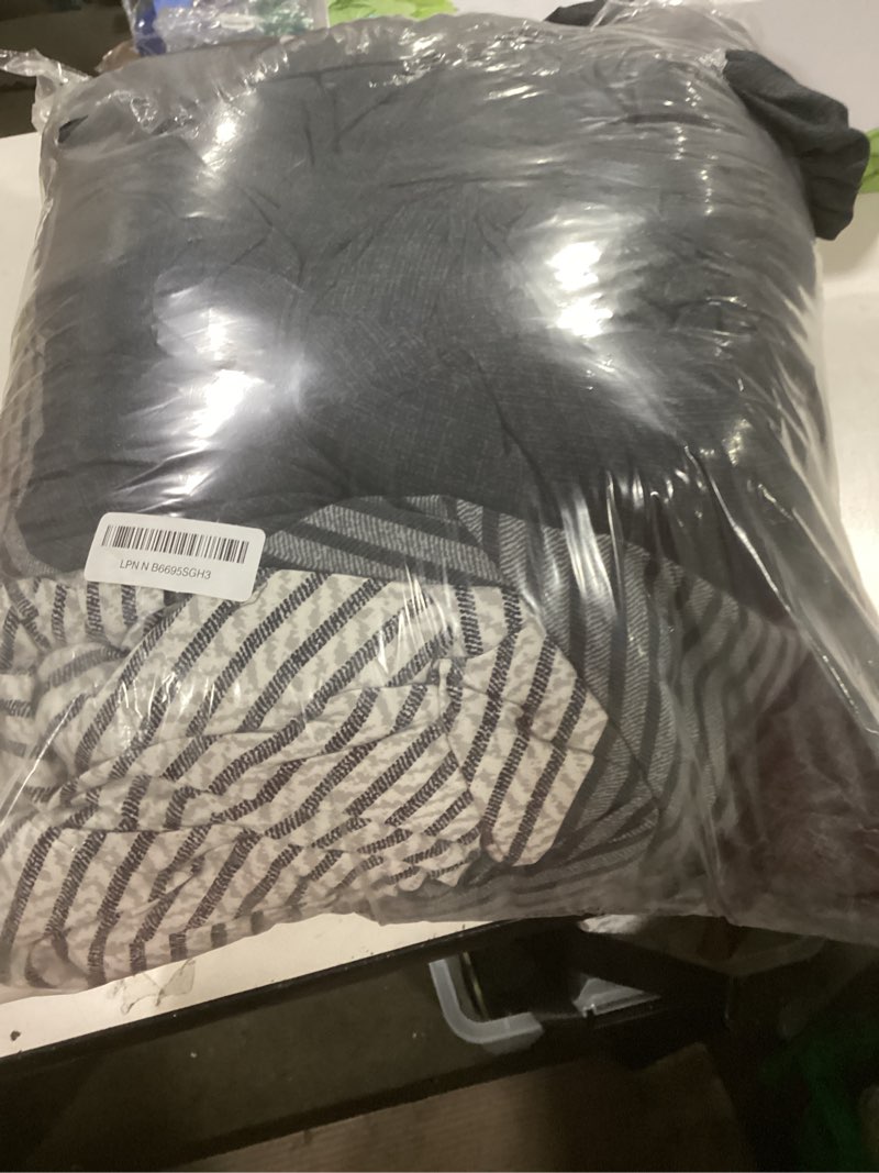 Condition photo showing Good Condition for Litanika Full Size Comforter Sets Black White Grey - 3 Pieces Lightweight Bedding Set, All Season Down Alternative Comforter (1 Comforter, 2 Pillowcases) Full Black