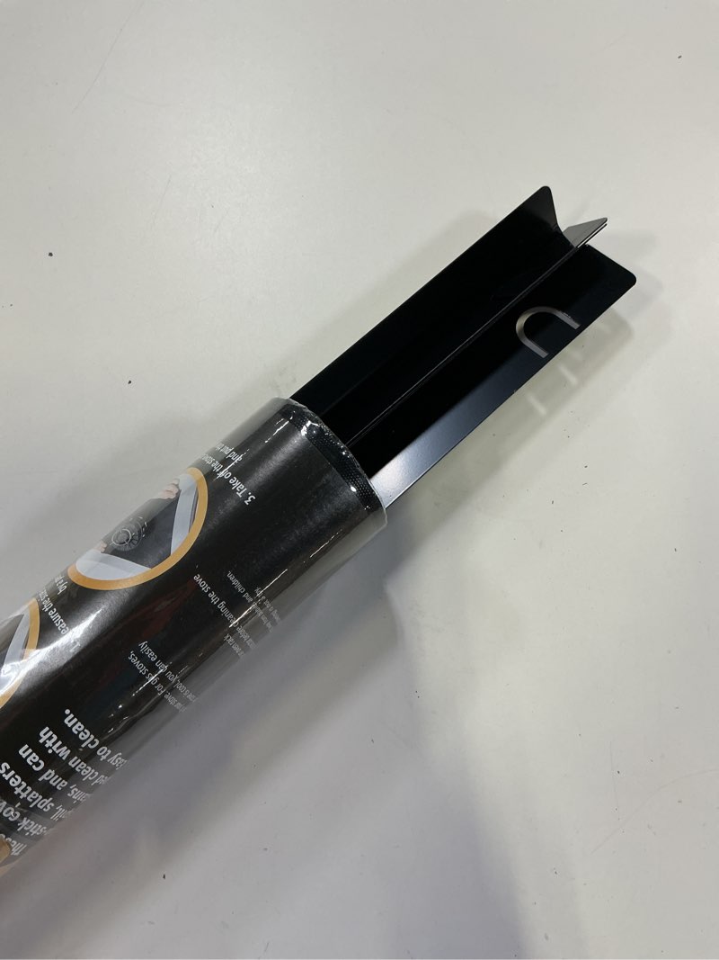 Condition photo showing New/Like New for Stainless Steel Stove Gap Covers With Clips – Adjustable Stove Gap Filler & Guard For Gas Stoves, Oven & Countertop Covers, Heat-resistant, Easy Installation, High-quality And Attractive