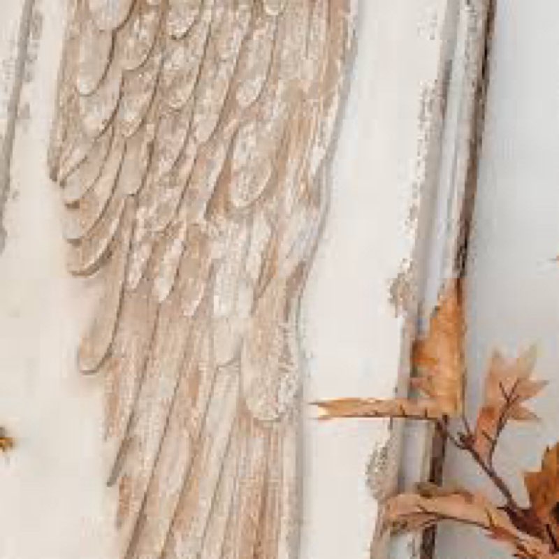 Wing Wall Décor