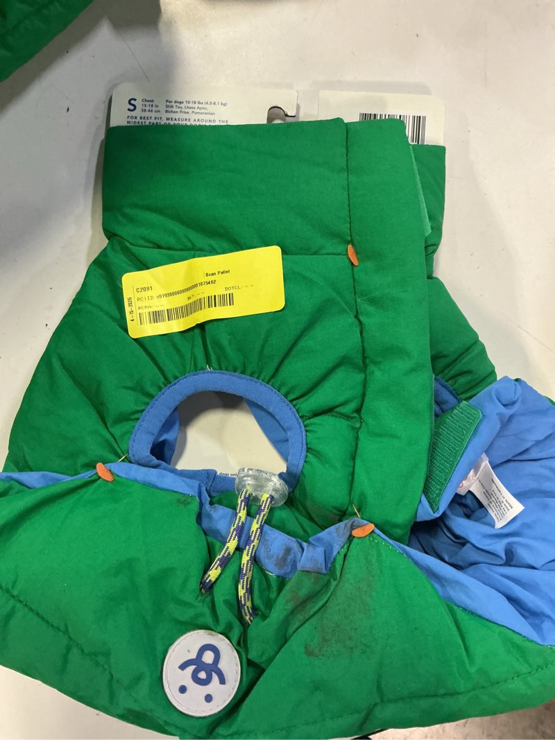 Condition photo showing Good Condition for oodles green quilted puffer bubble hem fall dog jacket, s