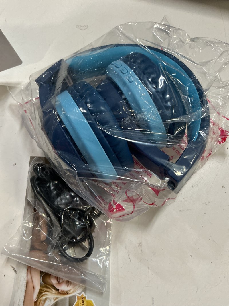 Condition photo showing Good Condition for iclever bth12 kids bluetooth headphones,colorful led lights kids headphones wireless,74/85dba safe volume,85h playtime,fast charging,bluetooth 5.2,over ear,built-in mic for ipad/tablet/airplane,blue b-blue