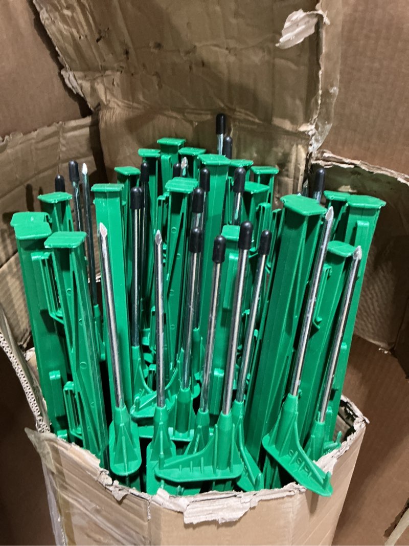 Condition photo showing New/Like New for electric fence posts with clips, pack of 50, 48inch temporary plastic step-in fence post for garden and farm, green green-50pcs