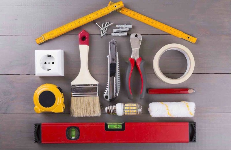Assorted Home Improvement Lot (Small Tools, Screw, Home Accessories, etc.)
