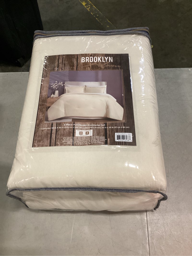 Condition photo showing New/Like New for essential 3-piece natural solid cotton full/queen comforter set