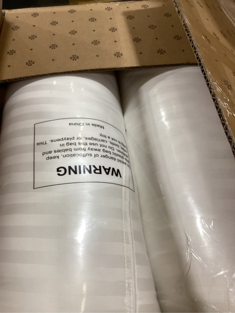 Condition photo showing Good Condition for Beckham Hotel Collection Bed Pillows Standard/Queen Size Set of 2 - Original Soft Down Alternative Pillow for Sleeping - Soft Support for Back, Stomach or Side Sleepers Queen / Standard White