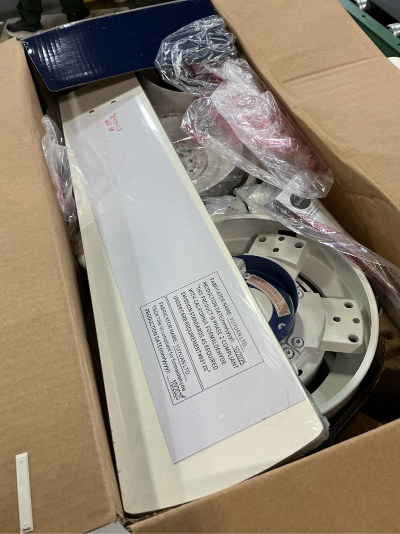 Condition photo showing Good Condition for harbor breeze ollington 52-in matte white with white/white oak blades led indoor ceiling fan with light (5-blade)