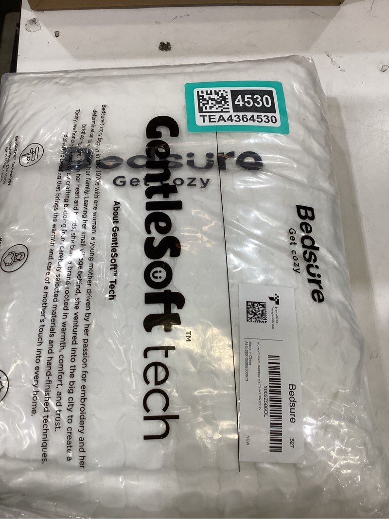 Condition photo showing Good Condition for bedsure cooling waffle queen size blanket - lightweight cotton summer blanket of rayon derived from bamboo for hot sleepers, luxury throws for bed, couch and sofa, ivory, 90x90 inches ivory queen (90\" x 90\")