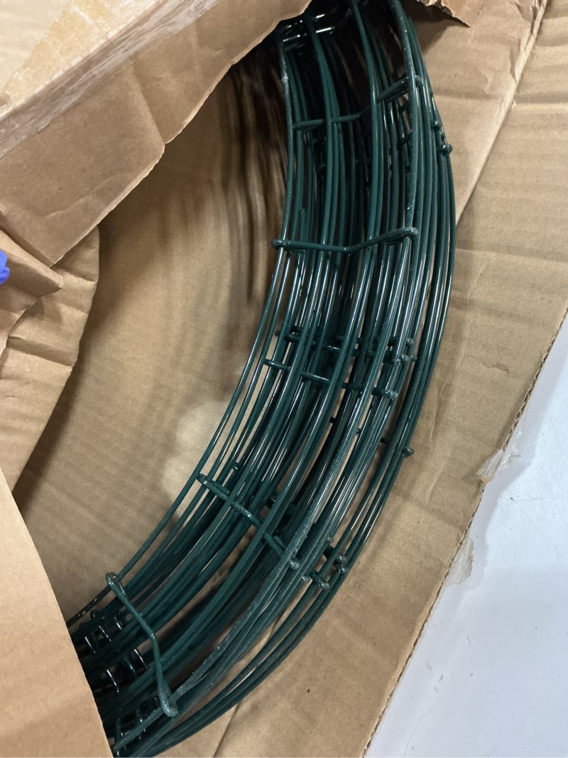 Condition photo showing Good Condition for 12 Pack 20'' Metal Wreath Frame Wire Wreath Rings for Christmas New Year Party Home Decor DIY (Green) 20 inch