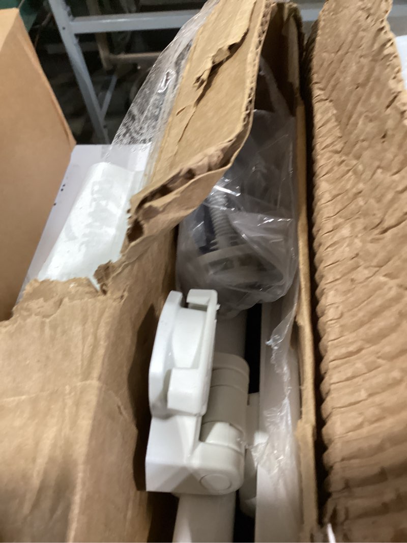 Condition photo showing Good Condition for bemis 500ec 390 toilet seat with easy clean & change hinges, 1 pack round, cotton white