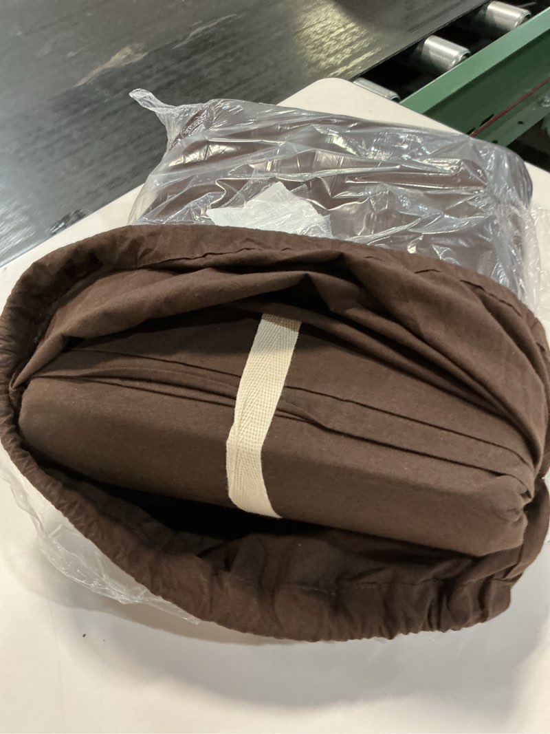 Condition photo showing Good Condition for organic brushed cotton sheet set, queen, espresso