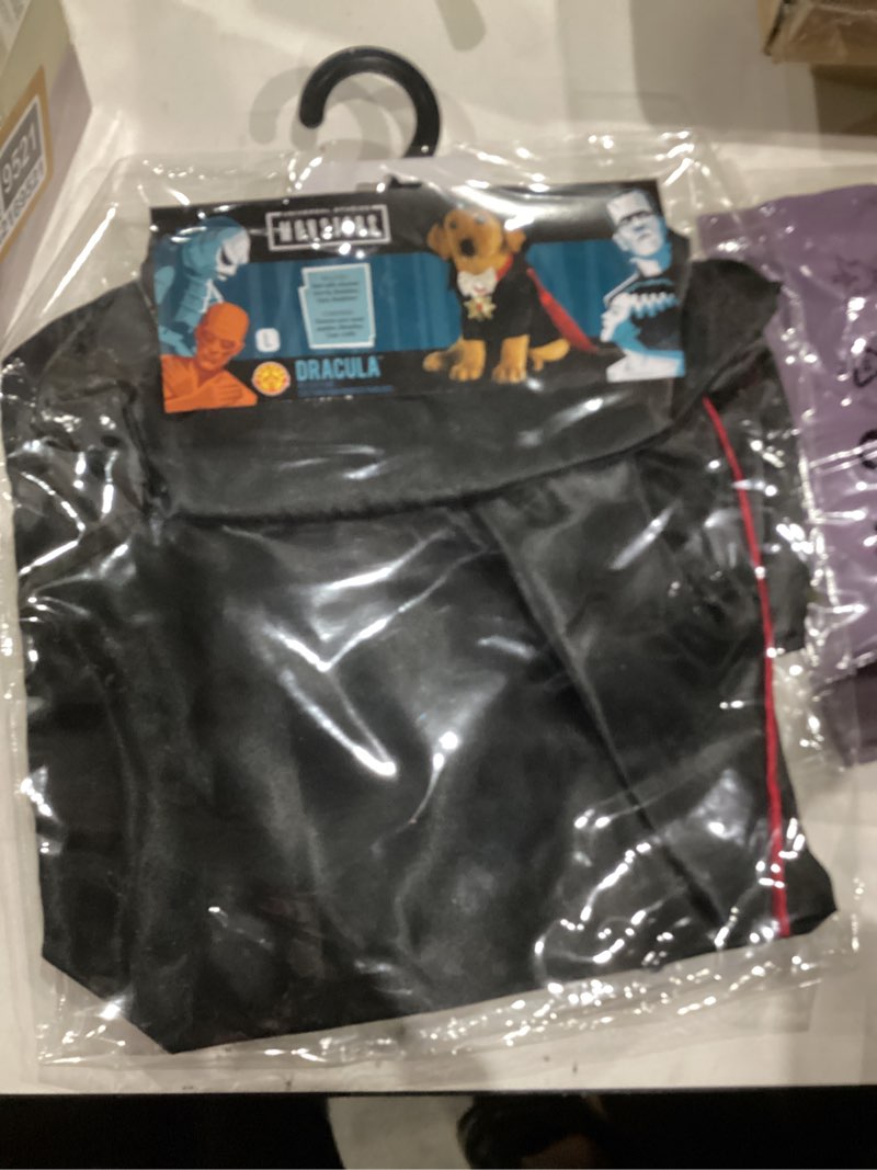 Condition photo showing New/Like New for Rubies Costume Classic Movie Monsters Collection Pet Costume Large (Pack of 1) Dracula