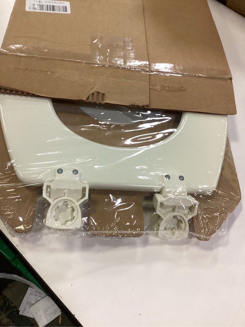 Condition photo showing New/Like New for bemis 500ec durable wood toilet seat with easy clean hinges, made in usa, round, biscuit