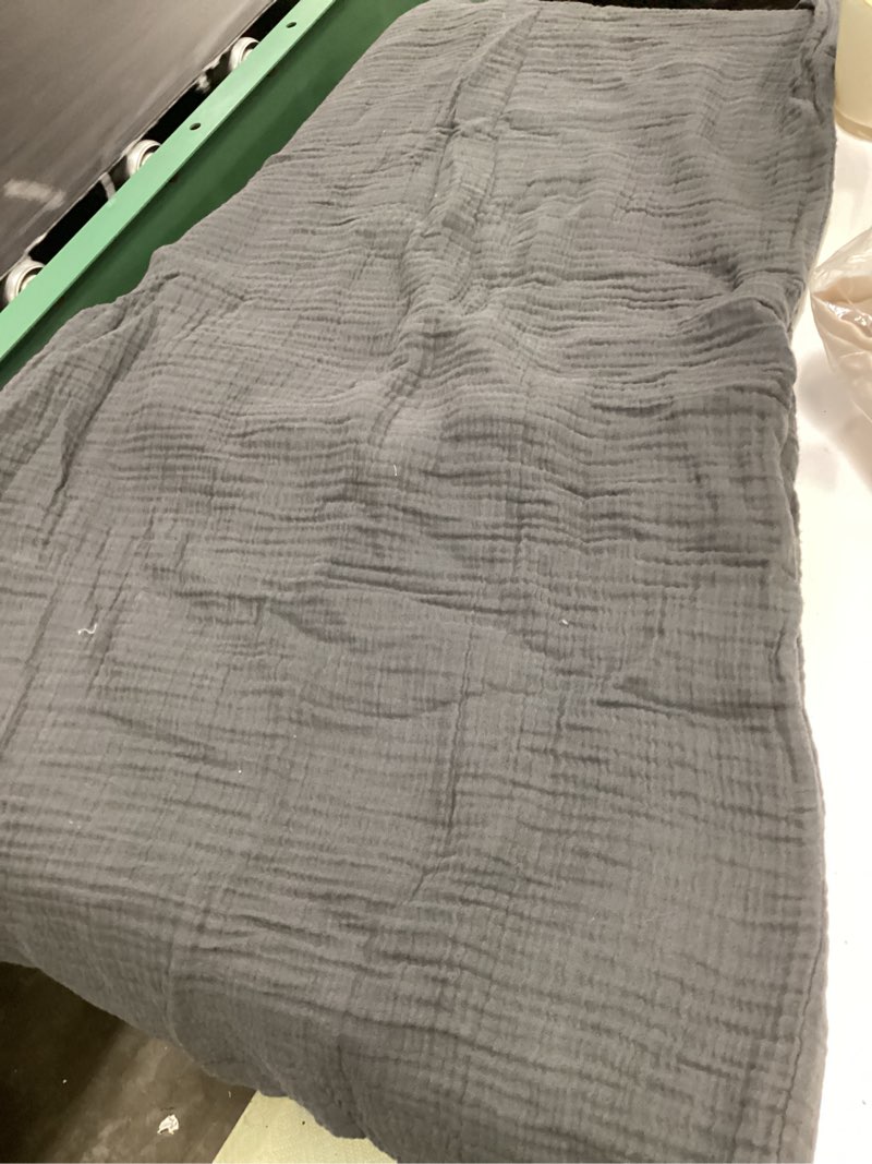 Condition photo showing Good Condition for  quince  organic cotton channel stitch 2 king shams gray 