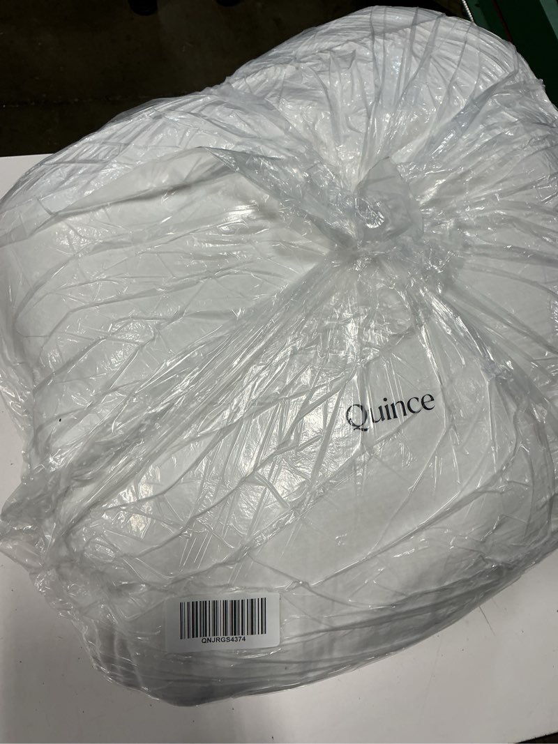 Condition photo showing Good Condition for organic airy gauze dream quilt, king/cal king, white