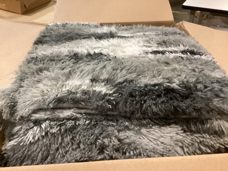 Condition photo showing Good Condition for Shag Rugs for Living Room 8x10, Ultra Soft Abstract Grey Big Fuzzy Rugs for Bedroom, 8 x 10 Fluffy Shaggy Plush Carpet Girls Kids Room Dorm Upgrade Non-Slip 8' x 10' (Rectangular) Abstract Grey