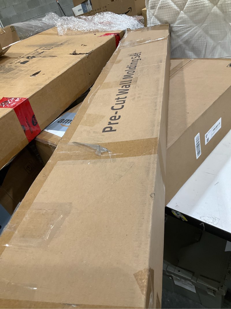 Condition photo showing Good Condition for pre-cut wall molding set