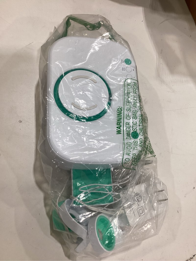 Condition photo showing Good Condition for Emerson CKSW5010 Smartset Wireless Charging, Dual Alarm FM Clock, Bluetooth Radio/Speaker, 15W for Ultra-Fast Charging, 3W Retractable Port for Air Pods, White