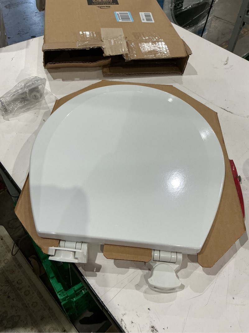Condition photo showing Good Condition for bemis 500ec 390 toilet seat with easy clean & change hinges, 1 pack round, cotton white