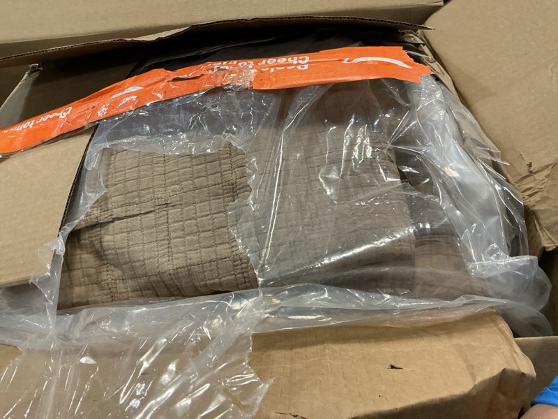 Condition photo showing Good Condition for EVERGRACEHOME Stonewashed Cotton Quilt Set King Size, Ultra Soft Oversized Bedspread Coverlet Set, Lightweight Crinkle Box Stitch Bedding Sets for All Season, with 2 Shams, Mocha Brown King/Cal King (108" x 96") Mocha Brown