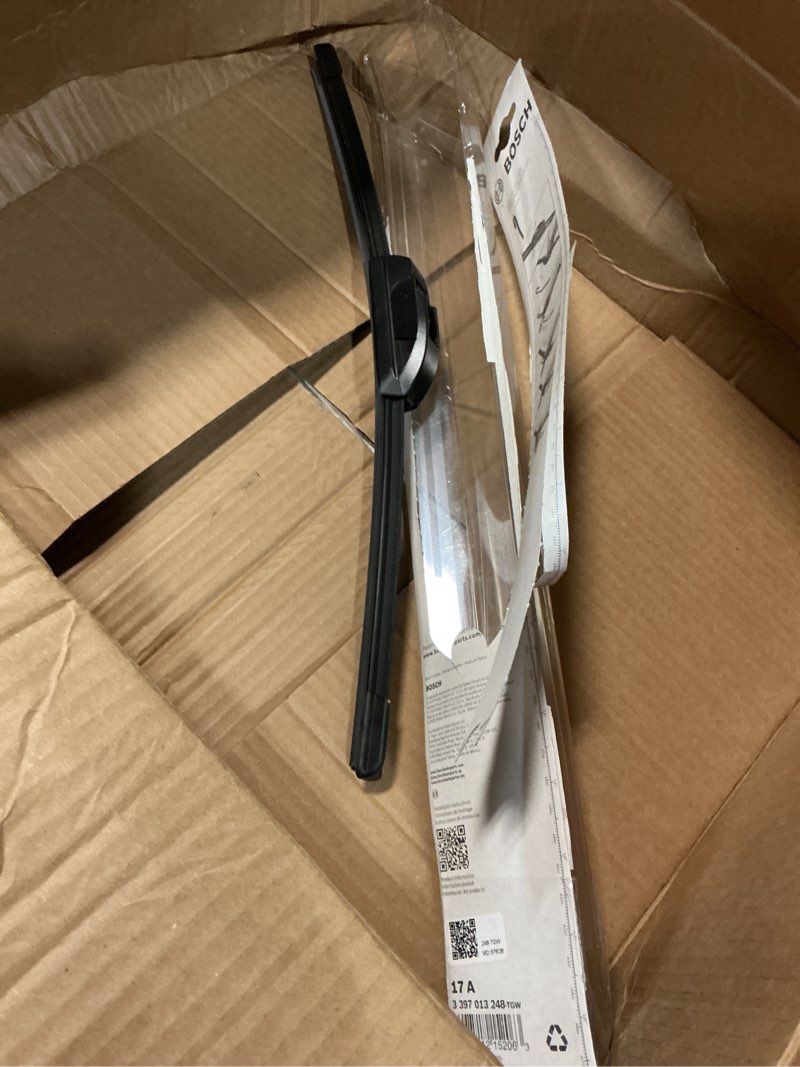 Condition photo showing Good Condition for bosch 17a icon premium beam wiper blade; 17" - single